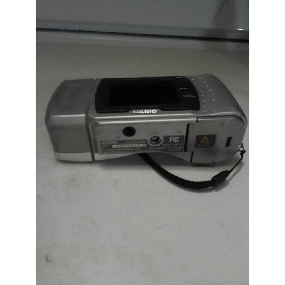 Vintage 1990's Era Casio Point & Shoot Camera Model No# QV-700 Takes Batteries